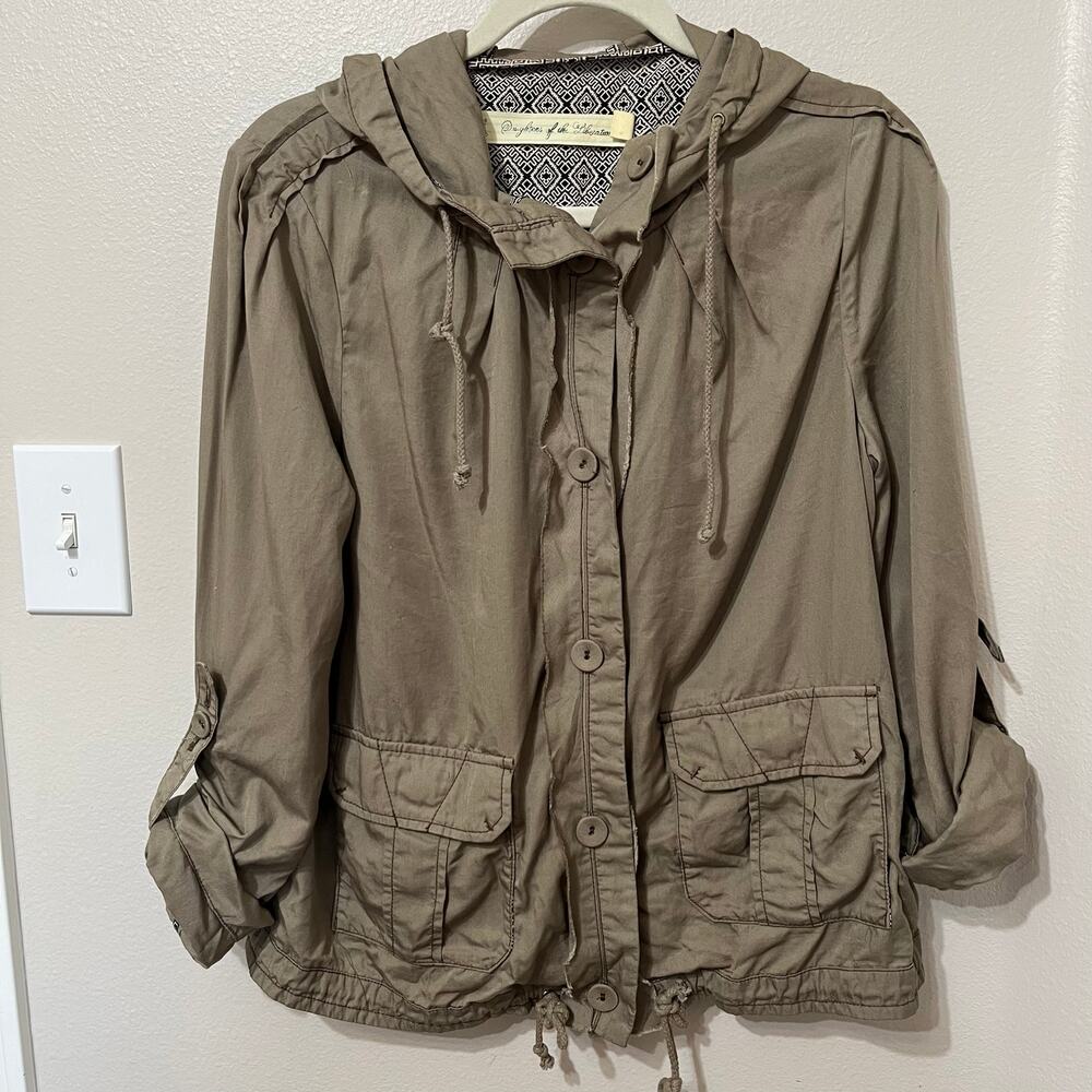 Daughters of the Liberation Wimen’s Jacket Sz Medium Distressed Green‎ Hooded